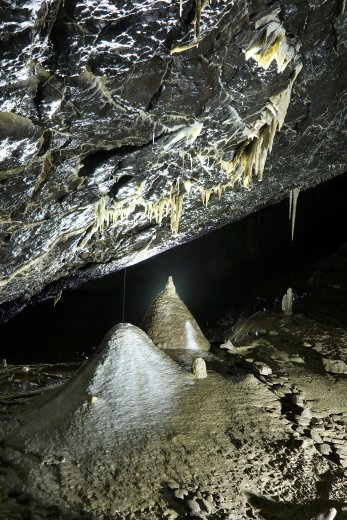 Amatérská jeskyně ©Jiří a Kamila Šírovi